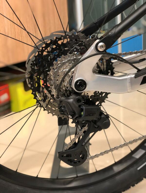 BICICLETA FANTIC All Mountain 1.7 R  BLANCA TALLE L FOX 36 CURA 4 NEGROS