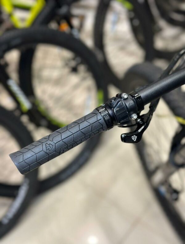 BICICLETA FANTIC XTF YAMAHA ALUM 630WH, BOMBER Z2, FOX 2023, DEORE 1X11, FRENOS CURA 2, TALLE S