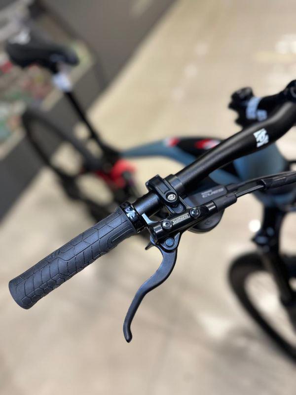 BICICLETA FANTIC XTF YAMAHA ALUM 630WH, BOMBER Z2, FOX 2023, CUES, FRENOS SHIMANO, TALLE M .